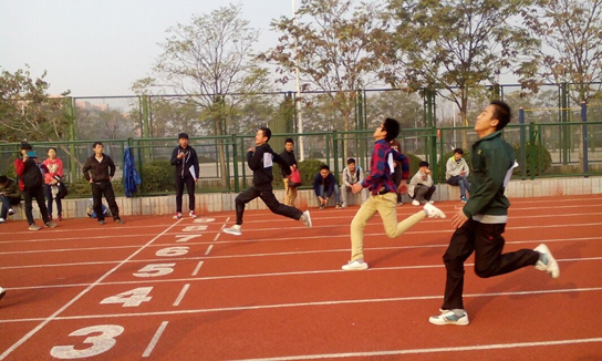 2014.11.09 51大赛
举行2014年秋季运动会72